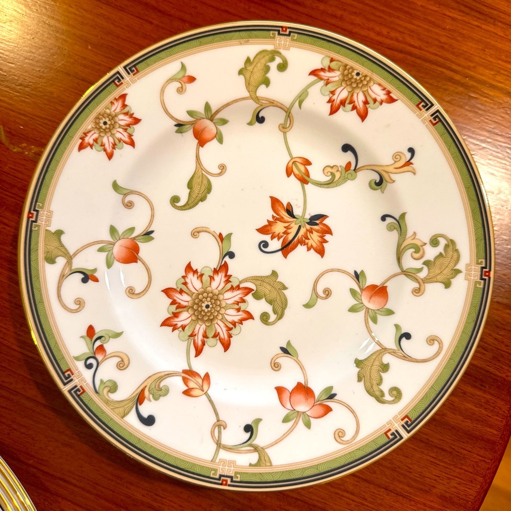 Wedgwood china Oberon pattern 8-1:4” salad plates